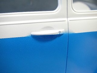 ワーゲンオフローダー　フレンチブルーの塗装　塗装失敗部分１