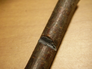 薪に斧（おの）を差す　プラリペアをパテ代わりに