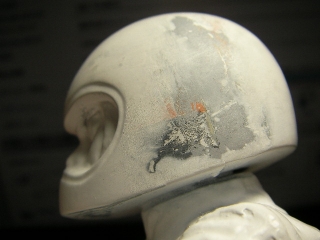 ワイルドウイリス　ドライバー人形の塗装　ヘルメット下地３
